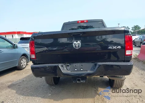2018 Ram 1500 Express 4X4 6'4 Box из США, поврежденный, VIN 1C6RR7FG4JS328528